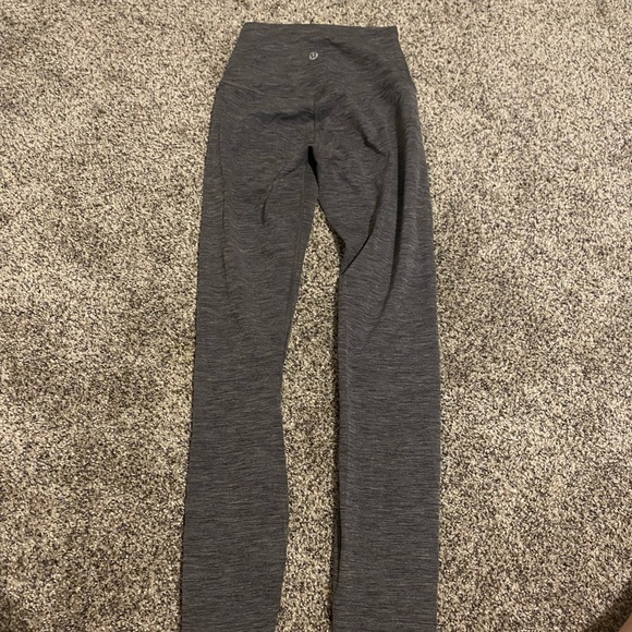 sold|||| LULULEMON LEGGINGS CLEAN OUT!!!! - Picture 8 of 10